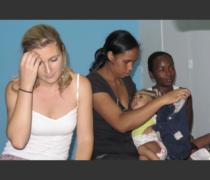 Consultation enfants Antananarivo Celia Medecin MPR nov14